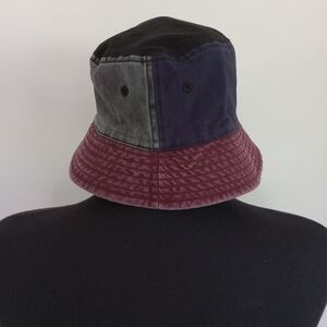 AMERICAN EAGLE OUTFITTERS REVERSIBLE BUCKET HAT SIZE SMALL